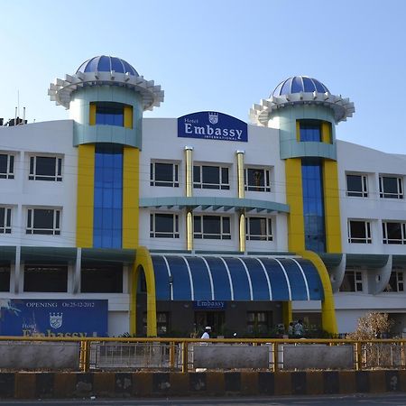 Hotel Embassy International Lātūr Εξωτερικό φωτογραφία
